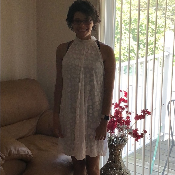 White dress - Picture 2 of 8